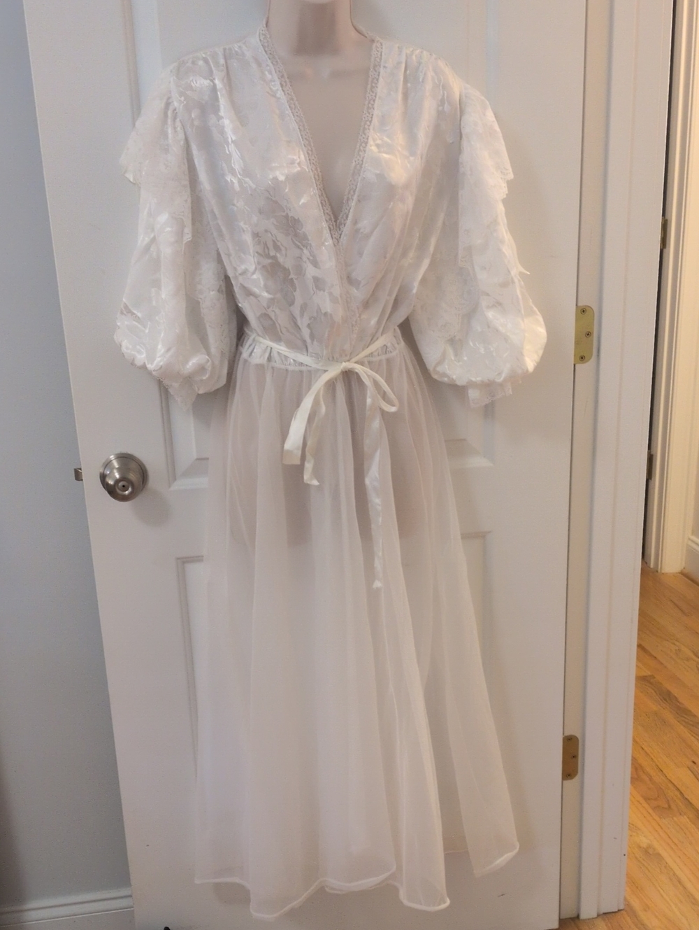 Vintage Val Mode Robe